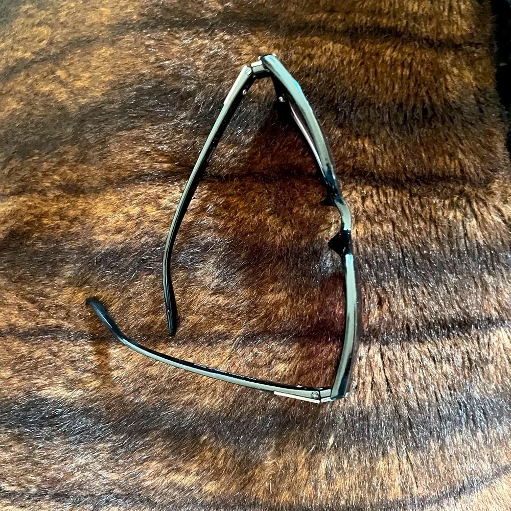DARLING PRESENTS square frames
